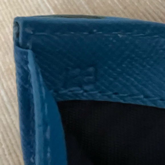 PRADA AUTHENTICATED VINTAGE NYLON & LEATHER BIFOLD WALLET. UGC. - Picture 6 of 15